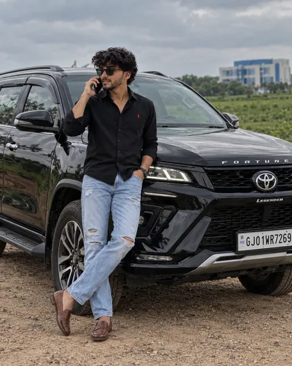 Stylish Fortuner Car AI Photo Prompt for Boys — AI photo prompt example