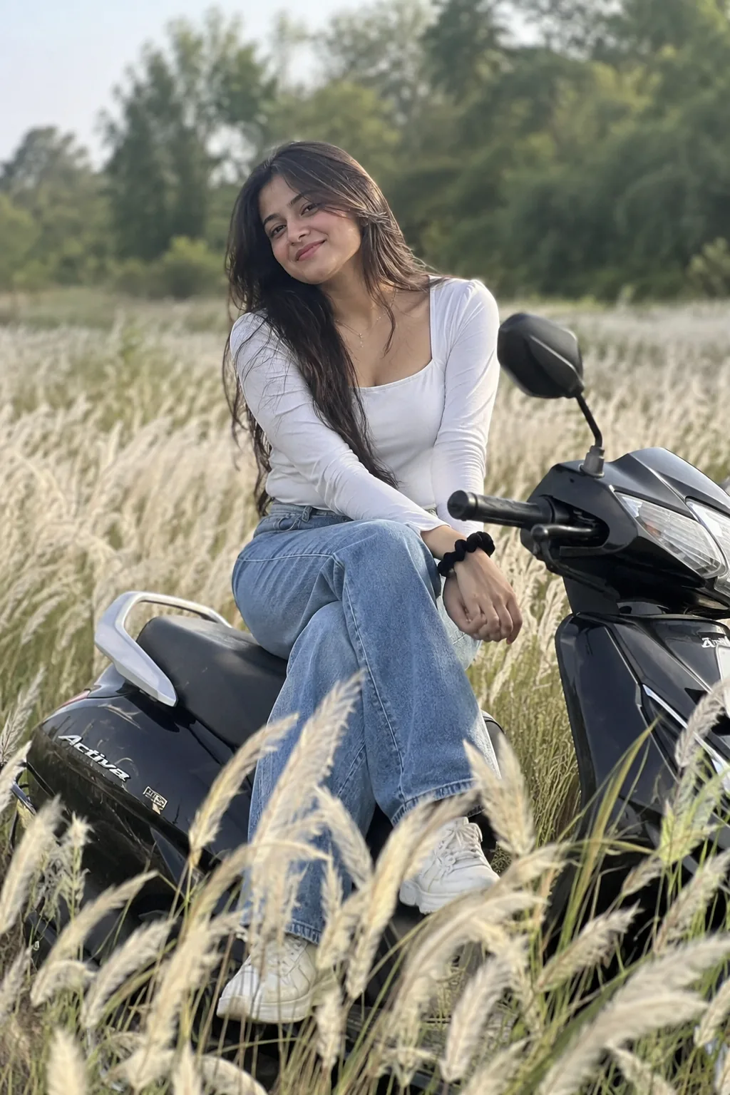 Aesthetic Scooter AI Photo Prompt for Girls — AI photo prompt example